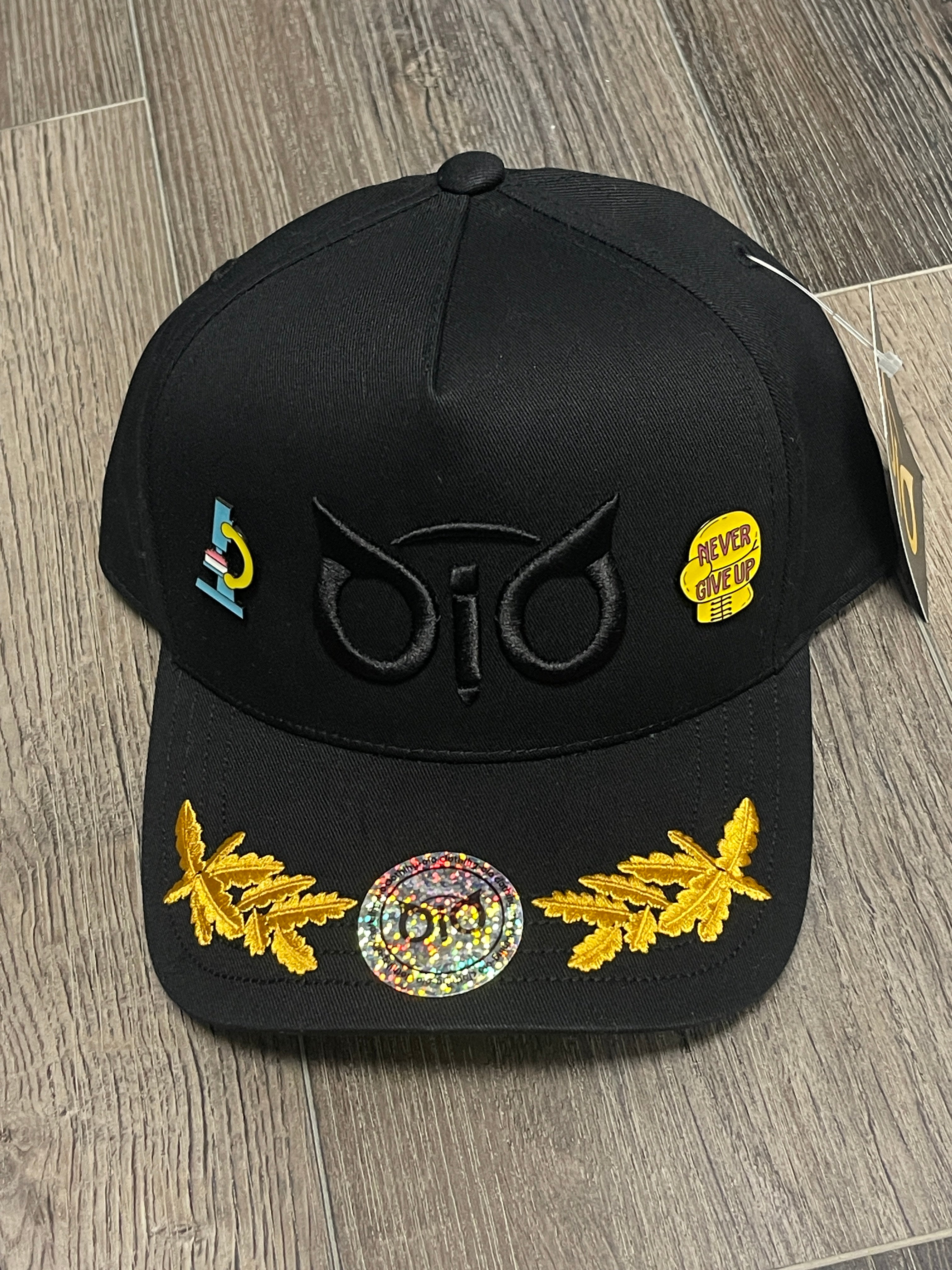 OIO CAPS ESPECIAL EDITION (with Pins) Only 1