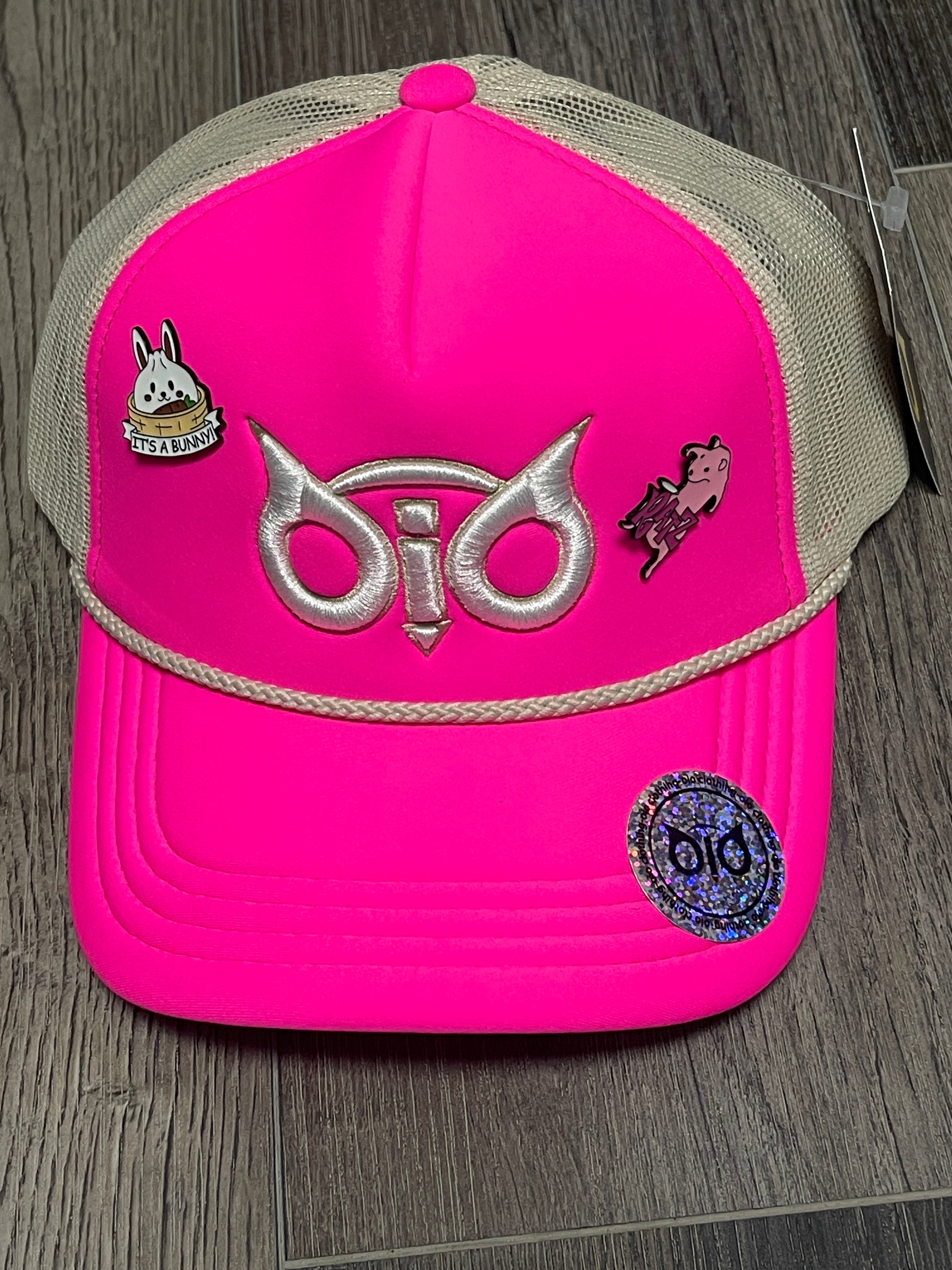 OIO CAPS ESPECIAL EDITION (with Pins) Only 1