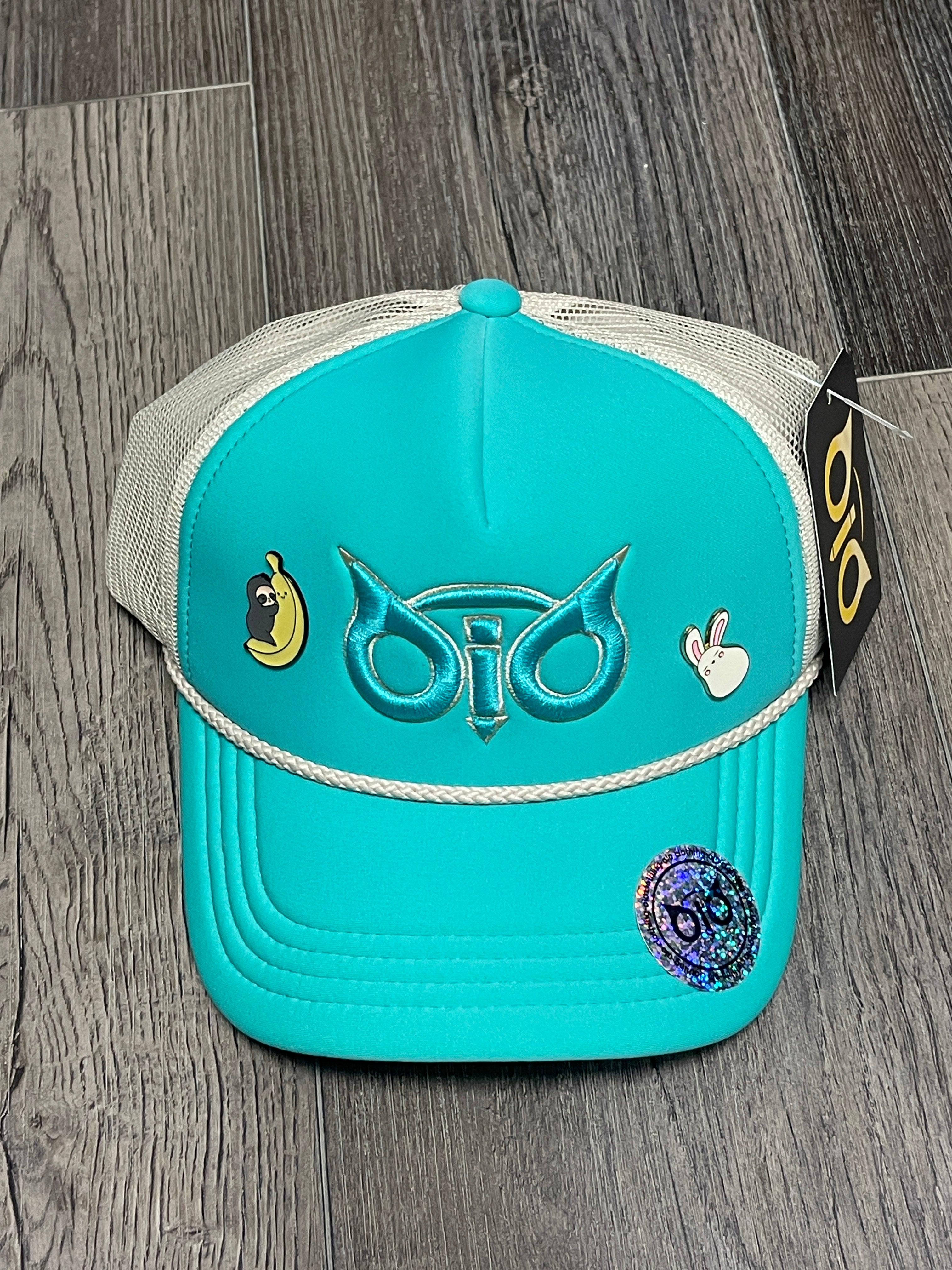 OIO CAPS ESPECIAL EDITION (with Pins) Only 1