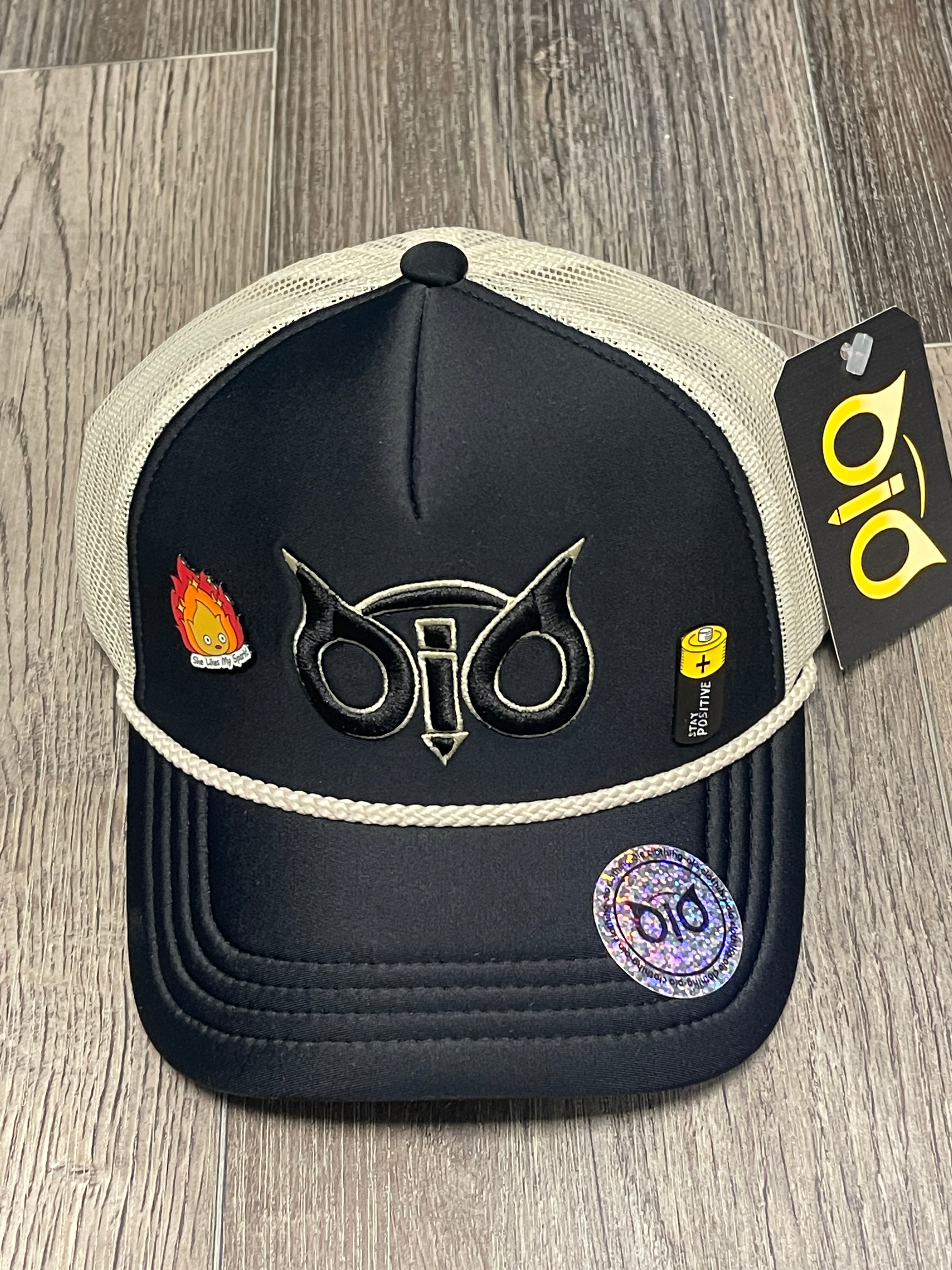 OIO CAPS ESPECIAL EDITION (with Pins) Only 1