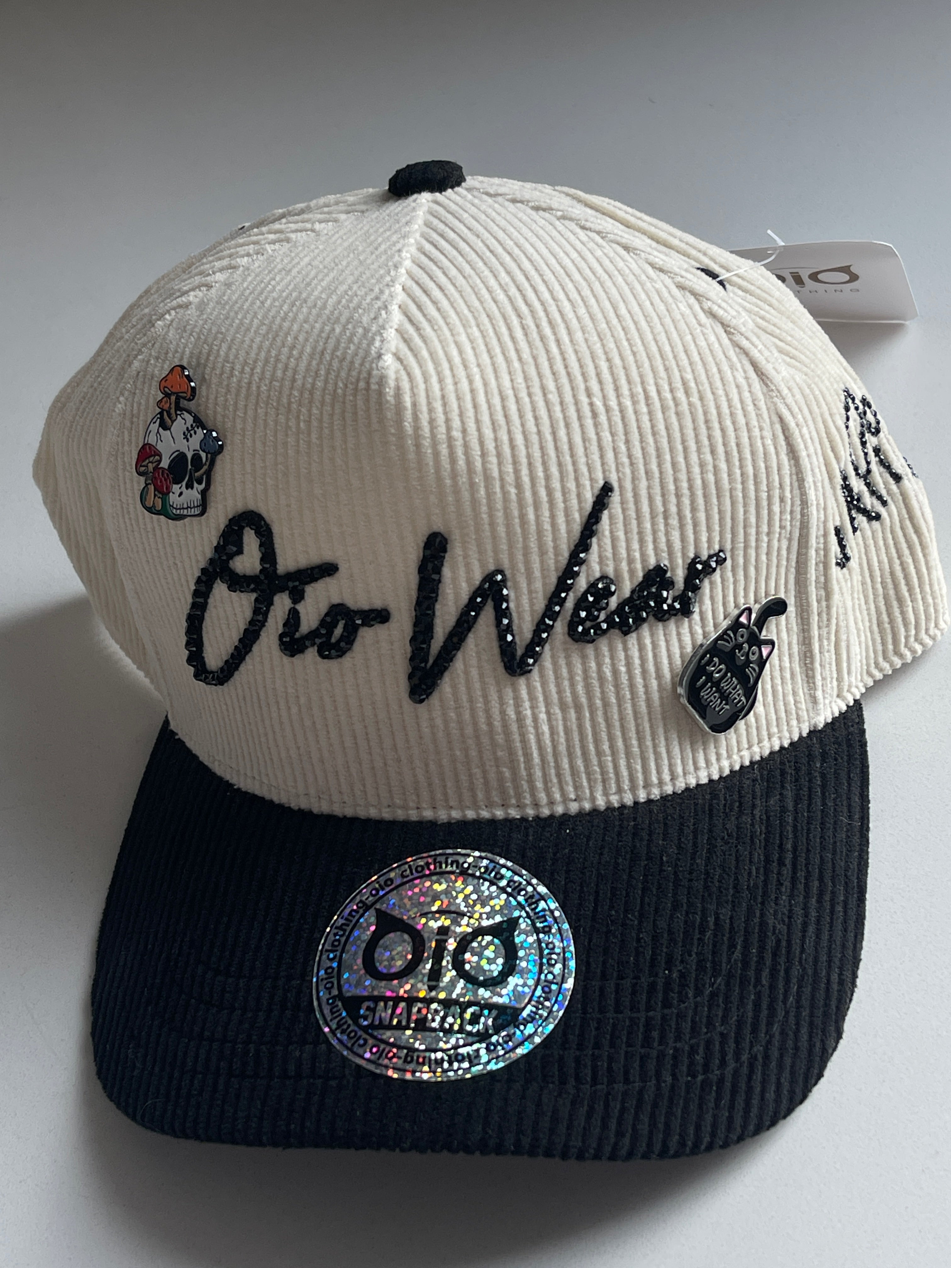 OiO Caps Limited Edition