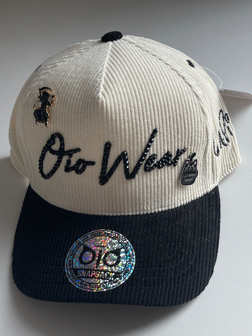 OiO Caps Limited Edition