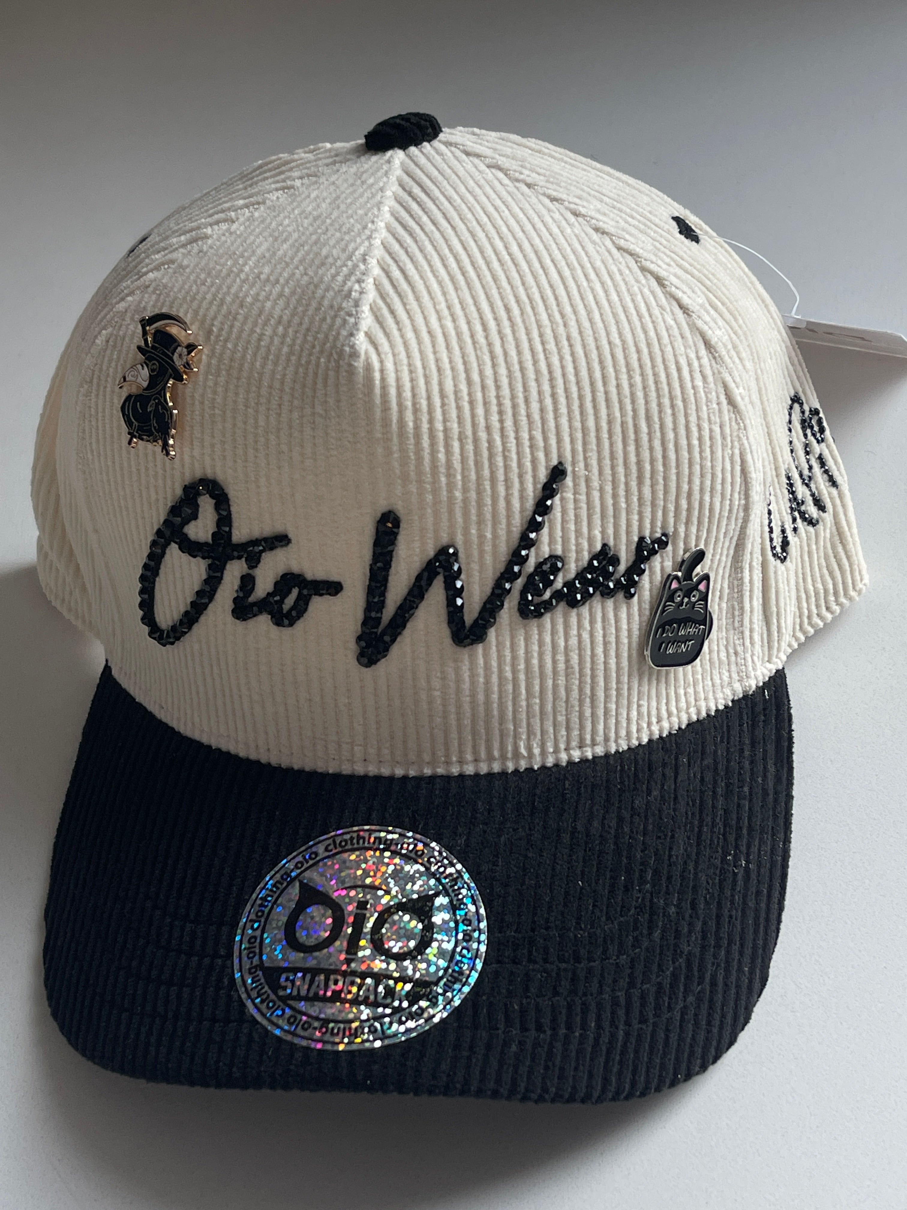 OiO Caps Limited Edition