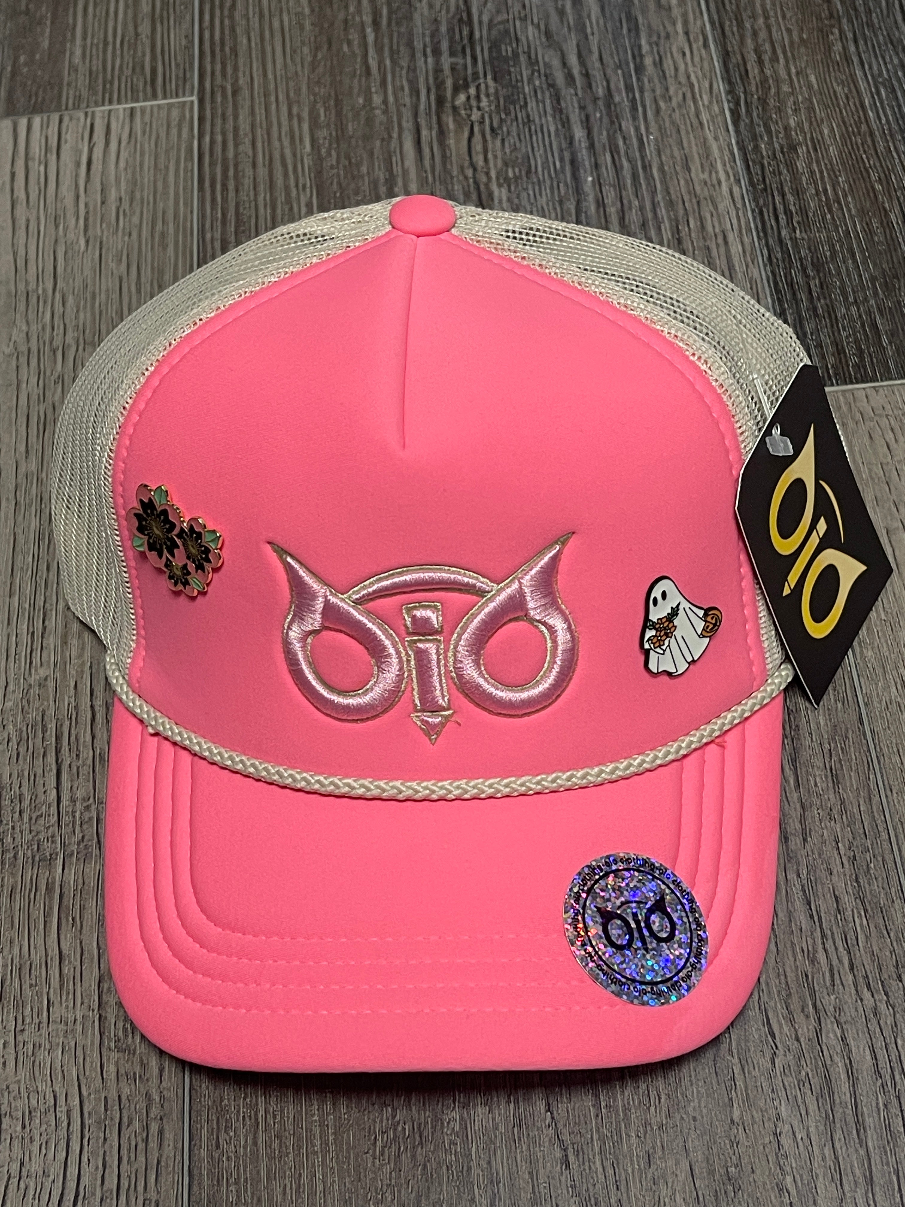 OIO CAPS ESPECIAL EDITION (with Pins) Only 1