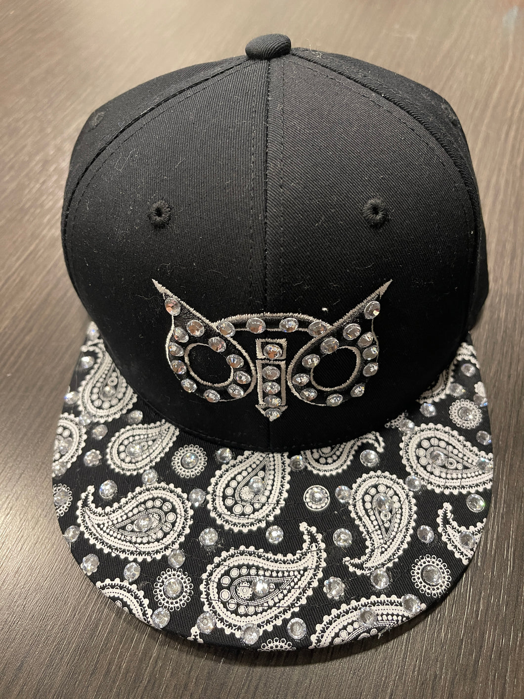 Custom OiO Cap Black & White