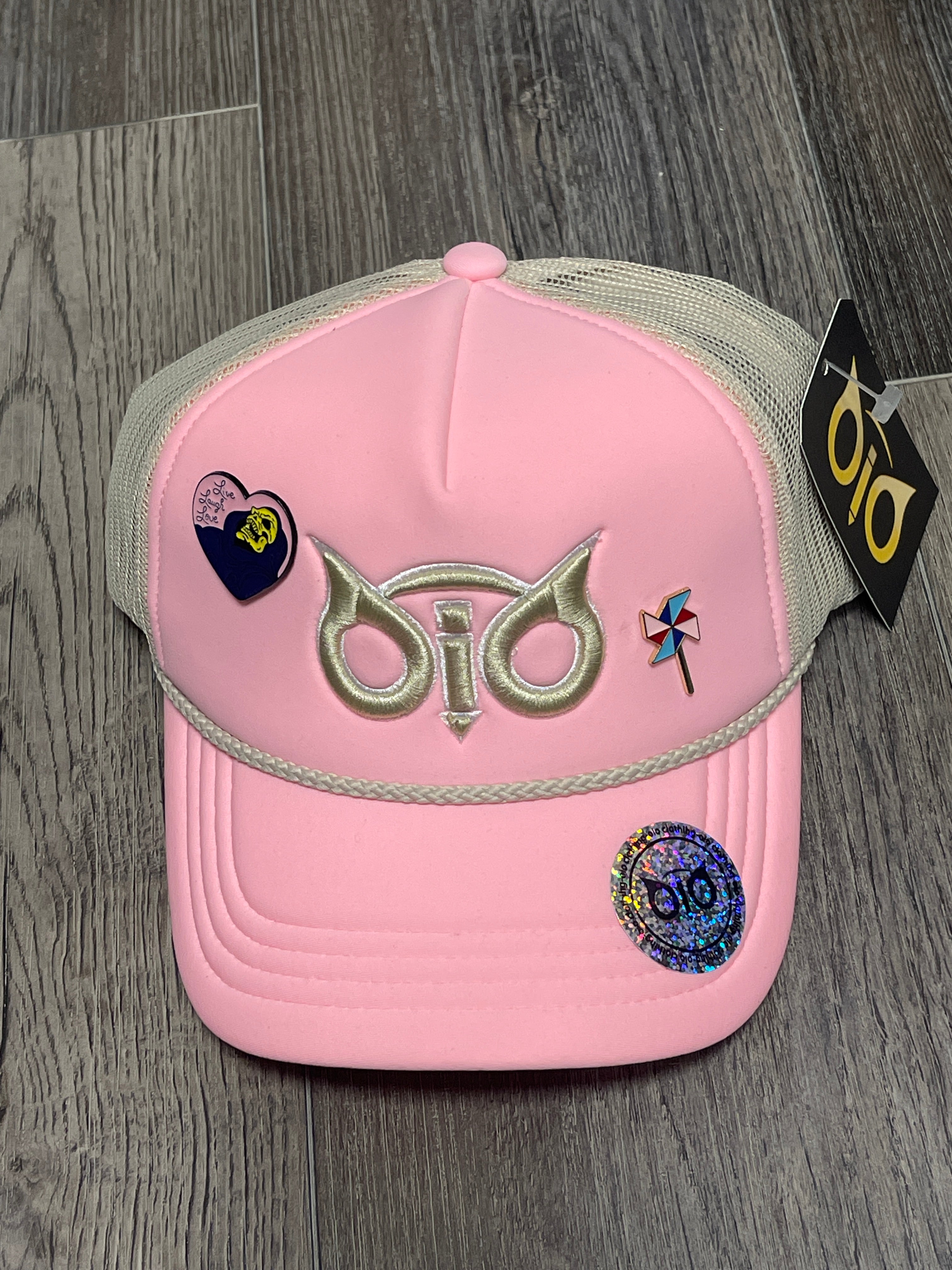 OIO CAPS ESPECIAL EDITION (with Pins) Only 1