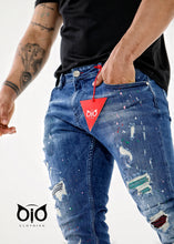 Load image into Gallery viewer, Jeans OiO Strong Blue With Paint &amp; Stones Model 9084